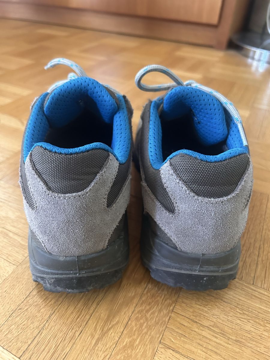 Chaussures hommes: Wanderschuhe Grösse 36 – D'occasion à Zürich par olivia_oh_dear 2
