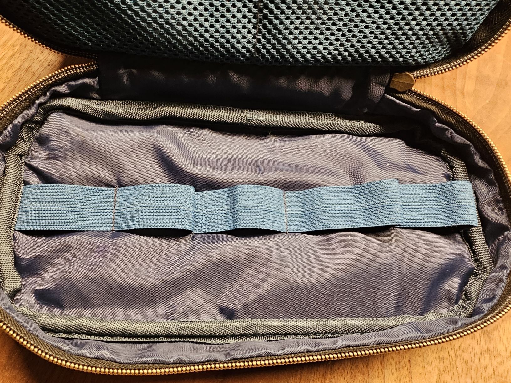 Custodie per cosmetici: Ted Baker Necessaire Schwarz – Nuovo (secondo la descrizione) da Oberwil BL venduto da 007re 4