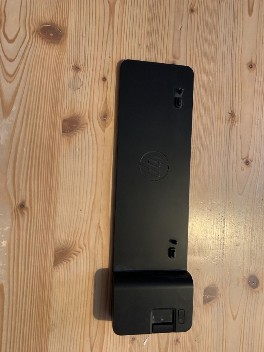 Hewlett Packard Docking station: Docking station HP ULTRASLIM – Usato da Les Bois venduto da StockSecure