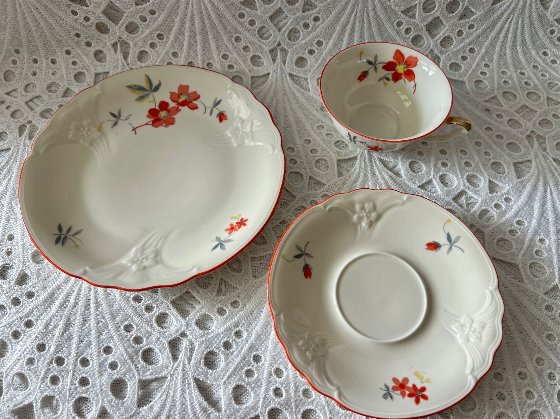 Set di piatti: Sammeltasse Gedeck Dreiteilig – Usato da Frenkendorf venduto da Only1 2