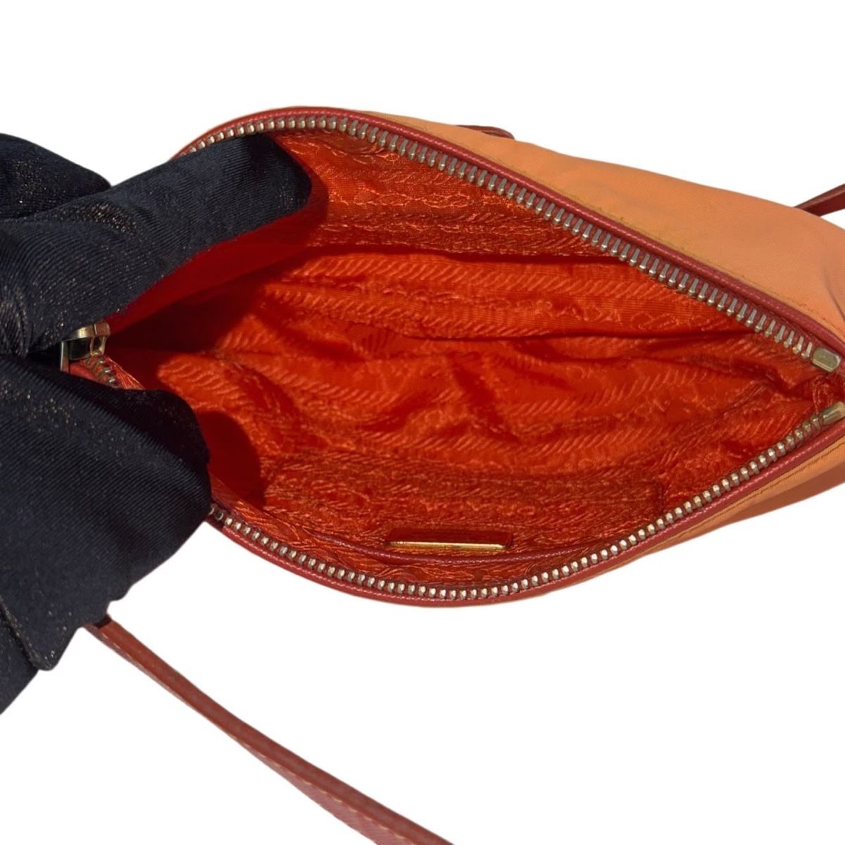 Prada Taschen für Damen: ORIGINAL prada Nylon orange – Gebraucht aus bonstetten von Morellee 5