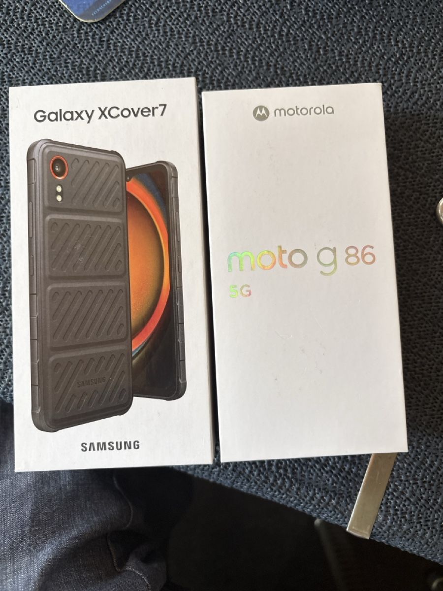 Samsung Handys / Smartphones: motorola, Samsung – Neu und originalverpackt aus Dornach von Fzoro