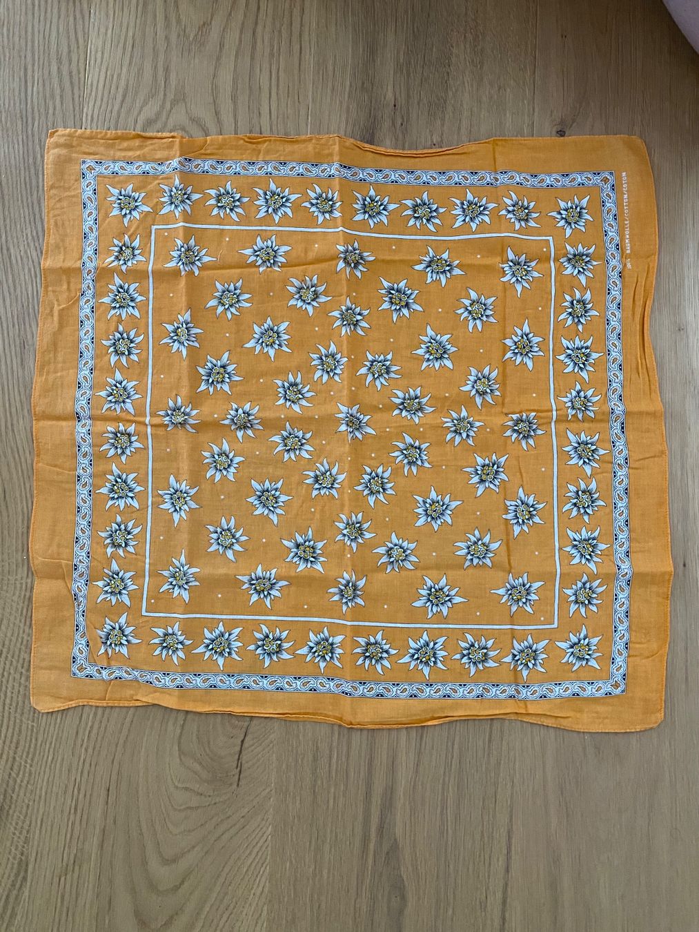 Foulard & Sciarpe: Edelweiss Halstuch ca 45x45cm Baumwolle – Usato da Einsiedeln venduto da PaedeK84 1