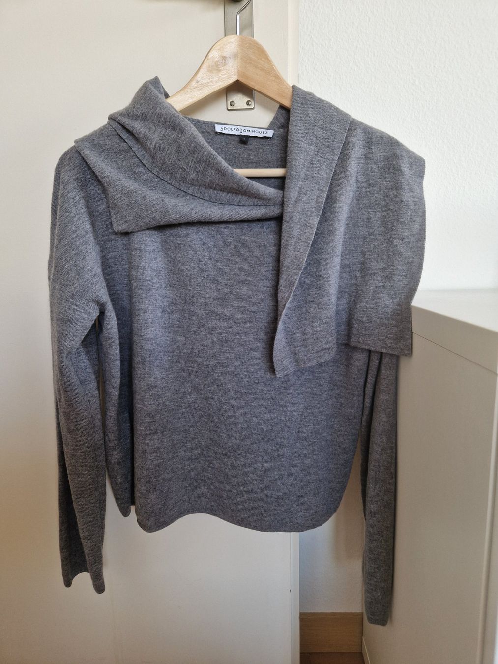 Maglioni & Felpe: Pullover aus 100% Merinowolle grau L spanische Grösse – Nuovo e nell'imballaggio originale da Zürich venduto da yro_qvz7