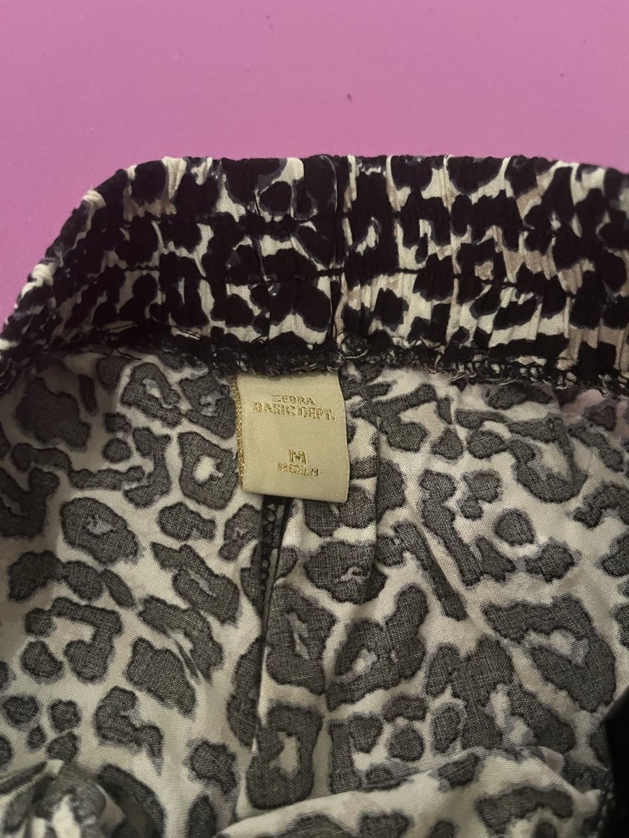 Pantaloni: Leoparden Hose Größe M – Usato da Adliswil venduto da rossoelmare 3
