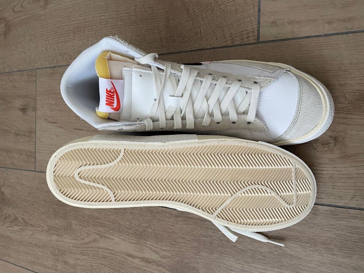 Nike Scarpe da uomo: Nike Blazer Mid '77 Jumbo, Grösse 44, Neu – Nuovo (secondo la descrizione) da Waltenschwil venduto da kneda 4