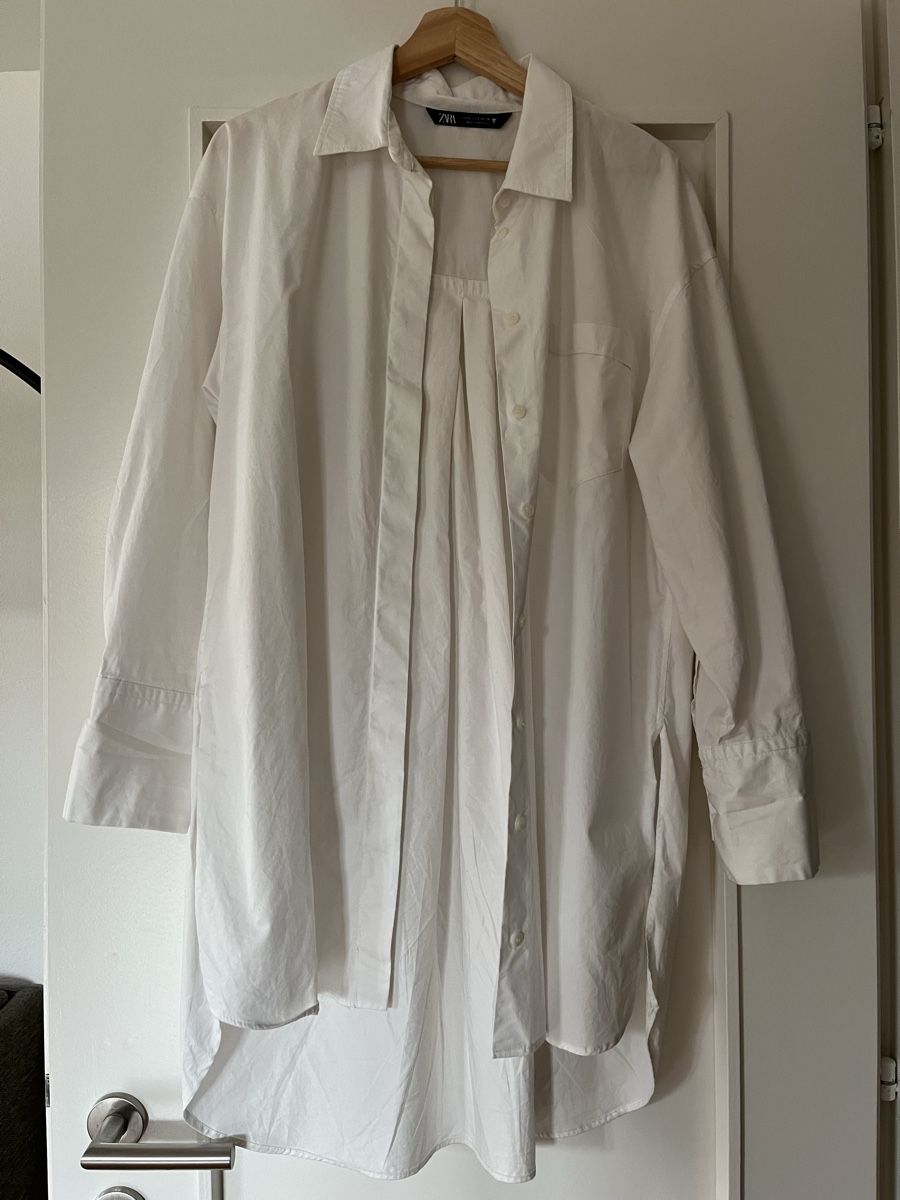 Zara Camicette: Zara white button-down OVERSIZED – Usato da Lausanne venduto da NoraPlethora