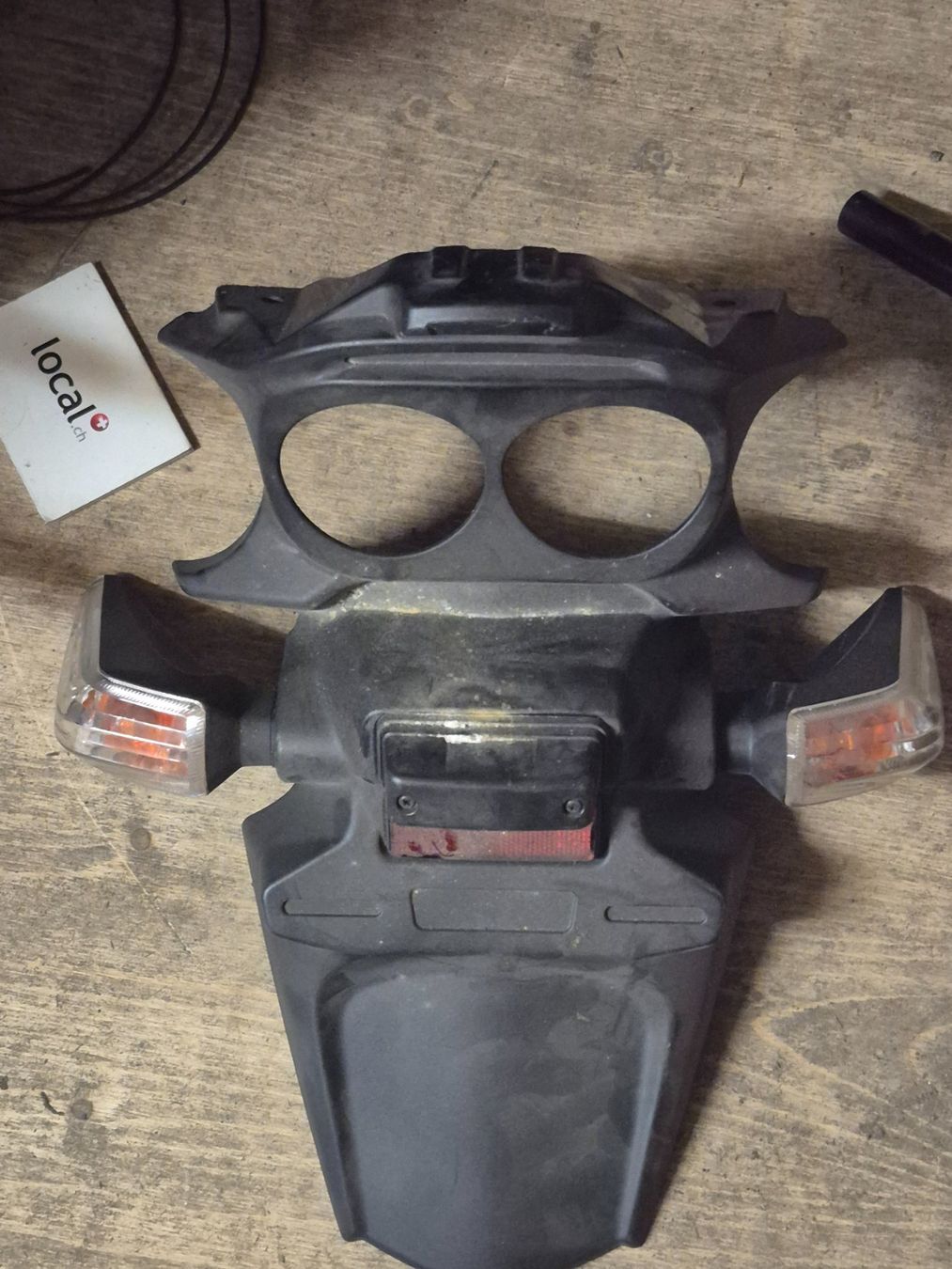 Suzuki Tutti i ricambio per moto: Support plaque Suzuki GSR 600 – Usato da Collombey venduto da mot_ryp9