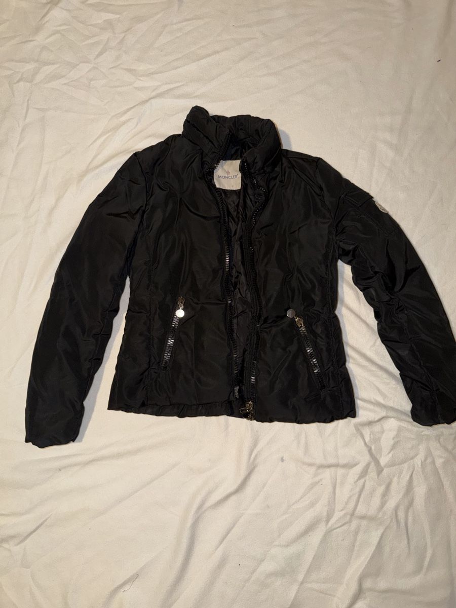 Moncler Giacche: Moncler Damenjacke Schwarz  – Usato da St.Gallen venduto da chevyy 3