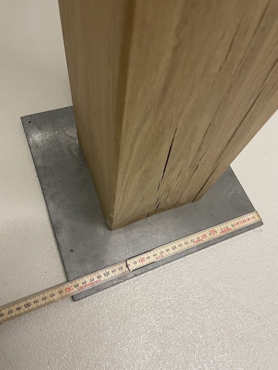 Alle Dekorationen: Holzsockel mit Stahlplatte – Gebraucht aus Malters von pascal-simon75 3