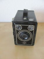 Agfa Box Kamera mit Ledertrageriemen und Suchergehäuse