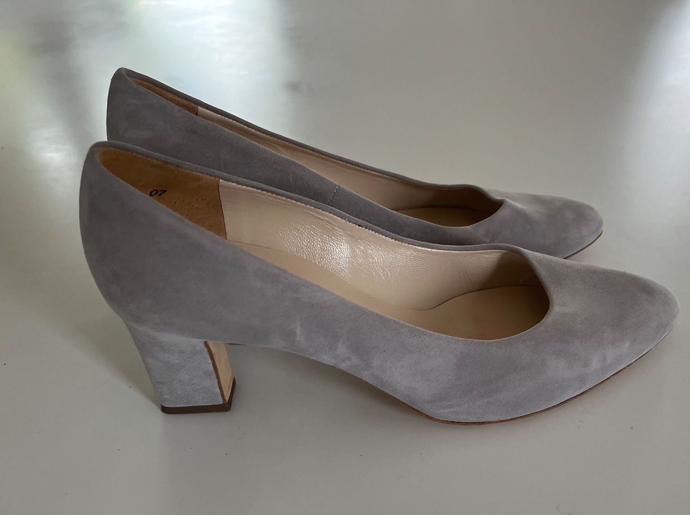 Kaiser Scarpe da donna: Peter Kaiser Pumps Gr. 38 Absatz 6cm Wildleder – Usato da Salenstein venduto da kar_qx2p 1