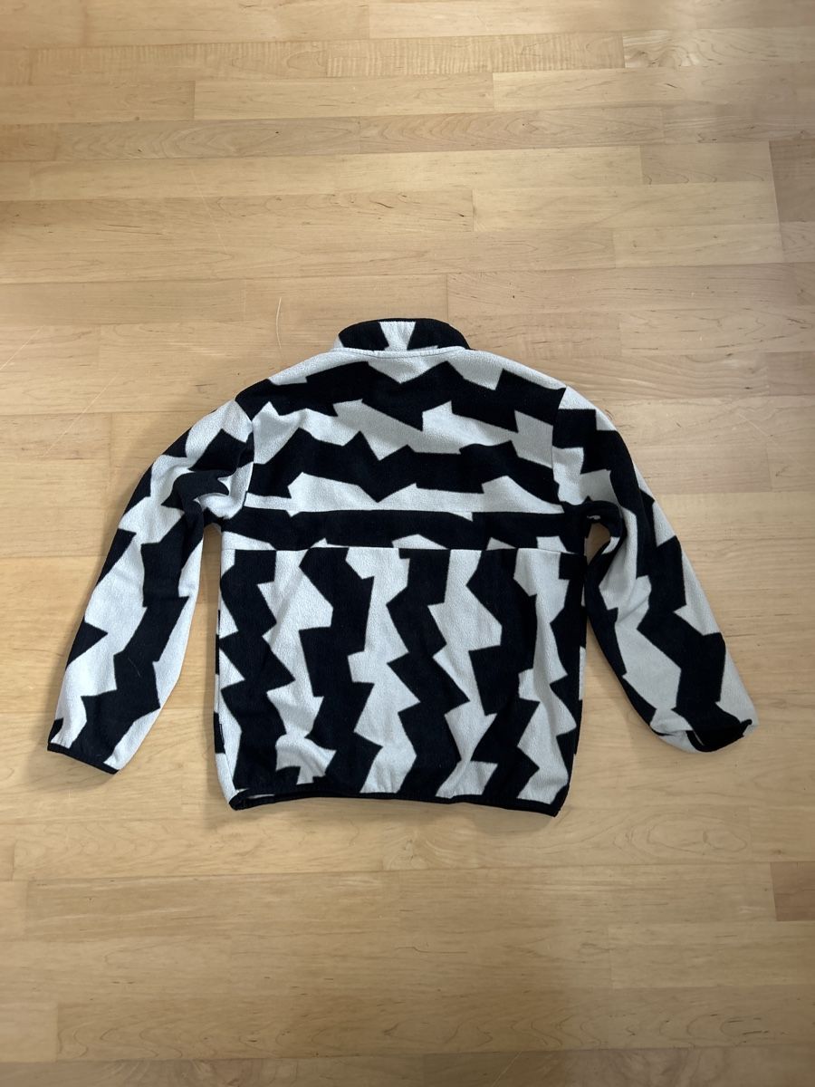 Maglioni & Felpe: Volcom Fleece Pulli mit speziellem Muster, Grösse 158 – Usato da Bern venduto da nin_6tc5 1