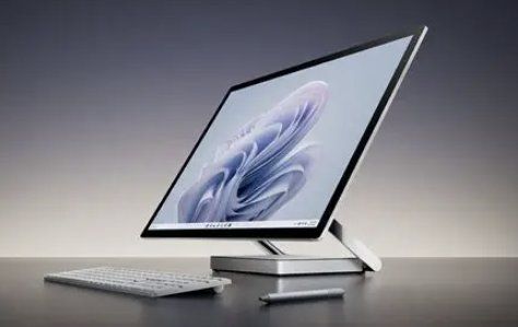 PCs: Microsoft Surface Studio 2 (28" (70cm), Intel Core i7-7820HQ – D'occasion à Chur par W.Villa