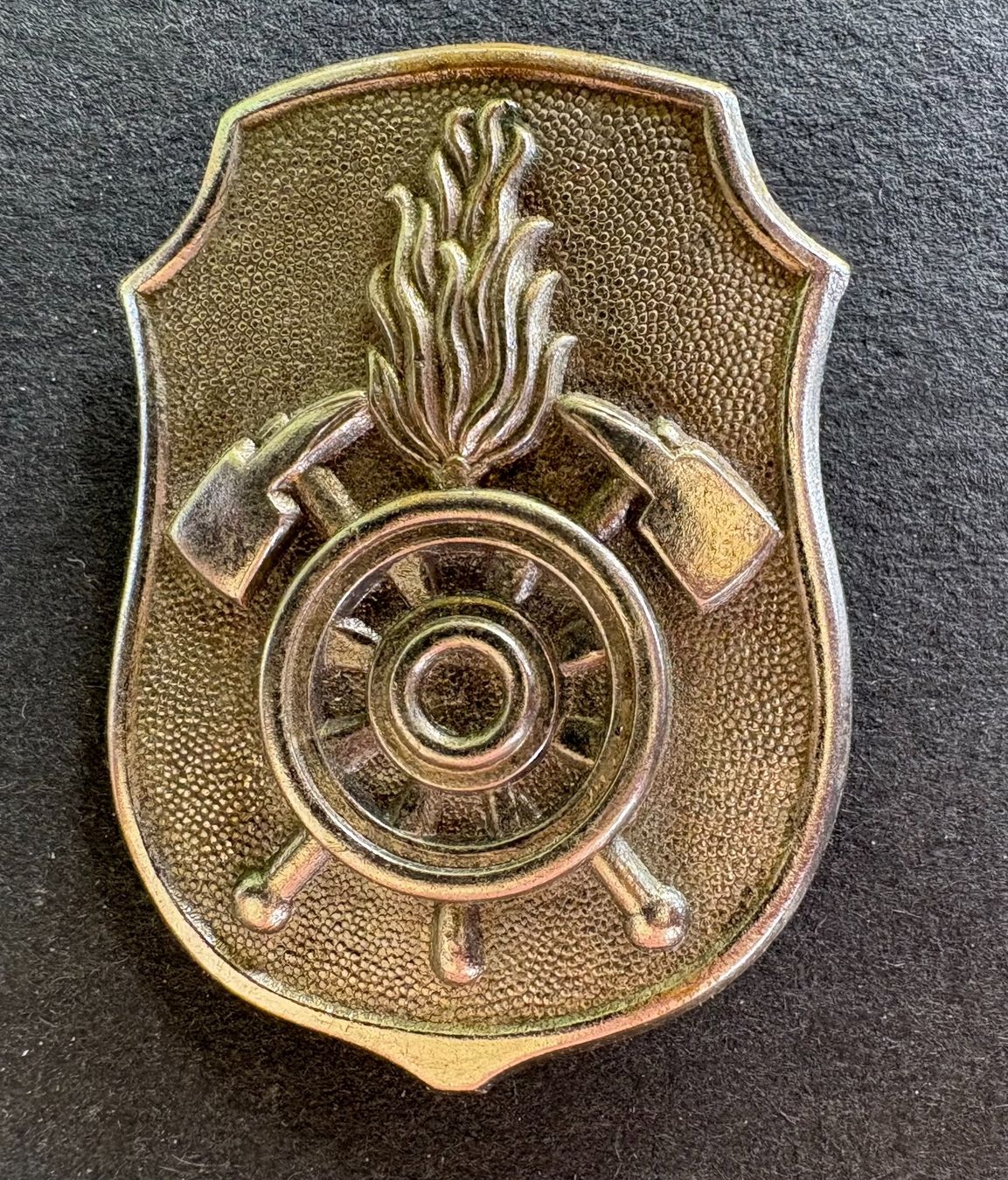 Placchette & Badge: VINTAGE FEUERWEHR ABZEICHEN – Usato da Ostermundigen venduto da crazy-horse-1840