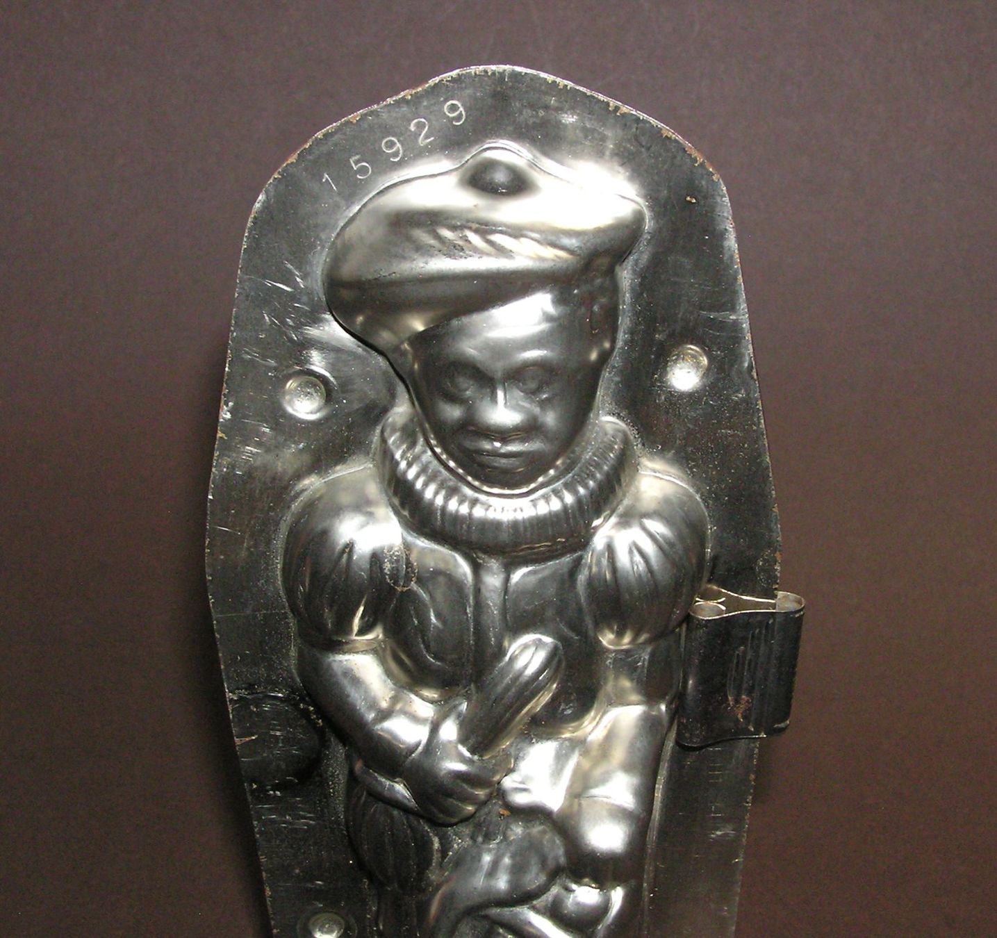 Teglie da forno: ALTE SCHOKOLADENFORM GIESSFORM SCHWARZER PETER – Usato da Grenchen venduto da Antique-hunter 1