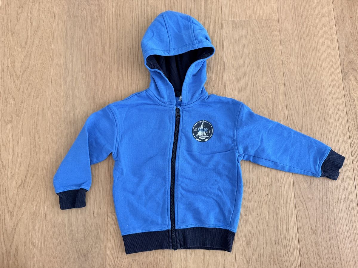 Pullover & Sweatshirts: Kapuzenpulli Gr. 98/104 – Gebraucht aus Rain von Heike5284