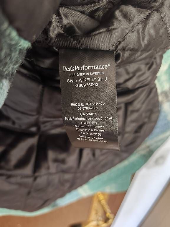 Jacken: Peakperformance Wool Jacket Size L – Gebraucht aus Carona von ufd_ncr8 1