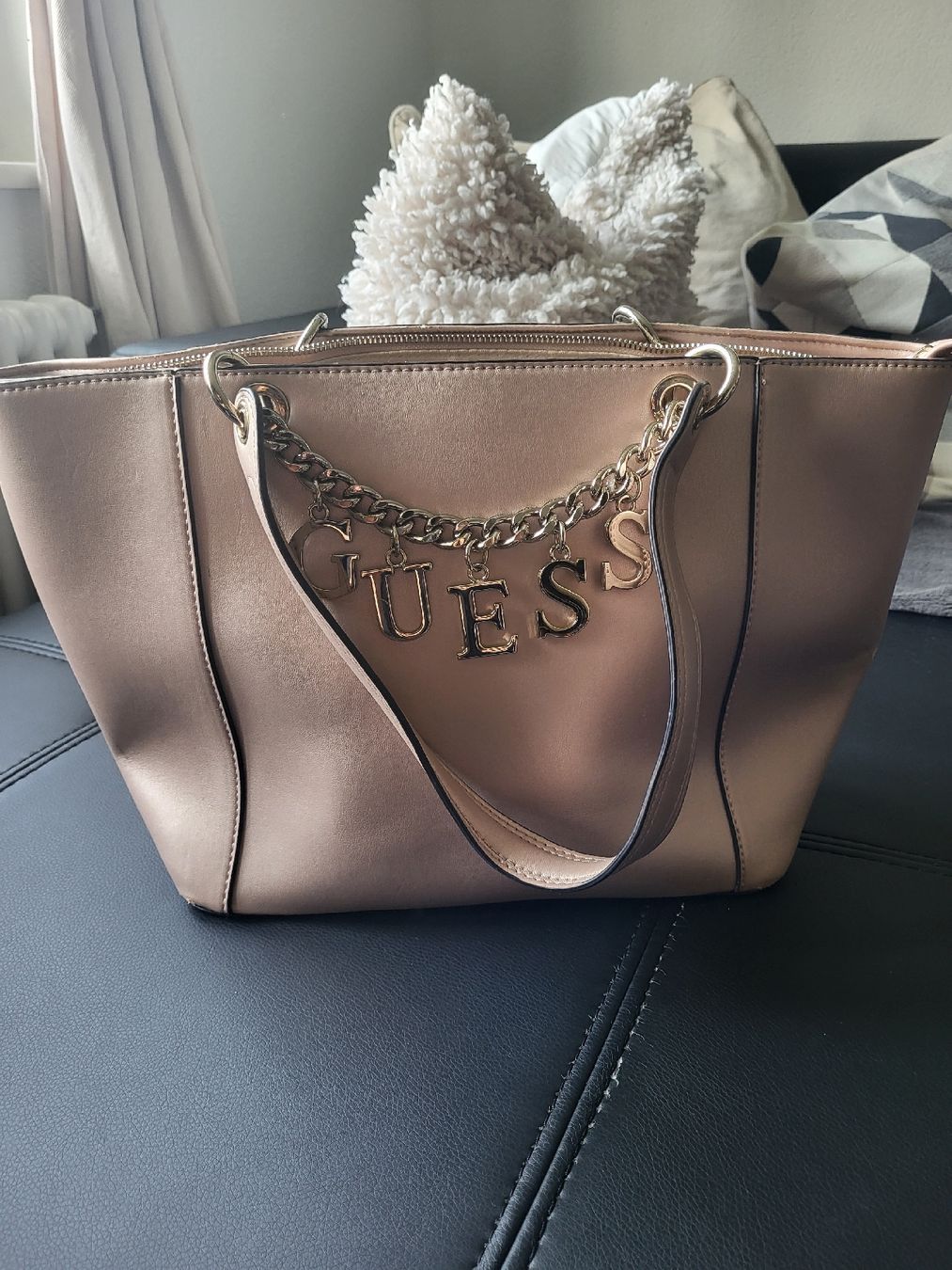 Guess Borse da donna: Handtasche Guess Rose Gold – Usato da Effretikon venduto da Nessy16