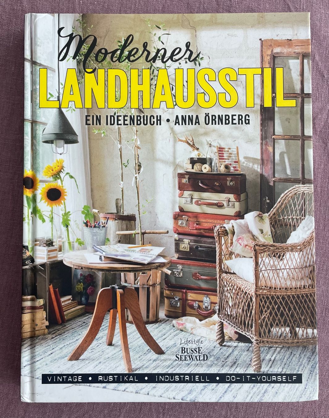Libri: Buch moderner Landhausstil – Usato da Kriens venduto da Mayang