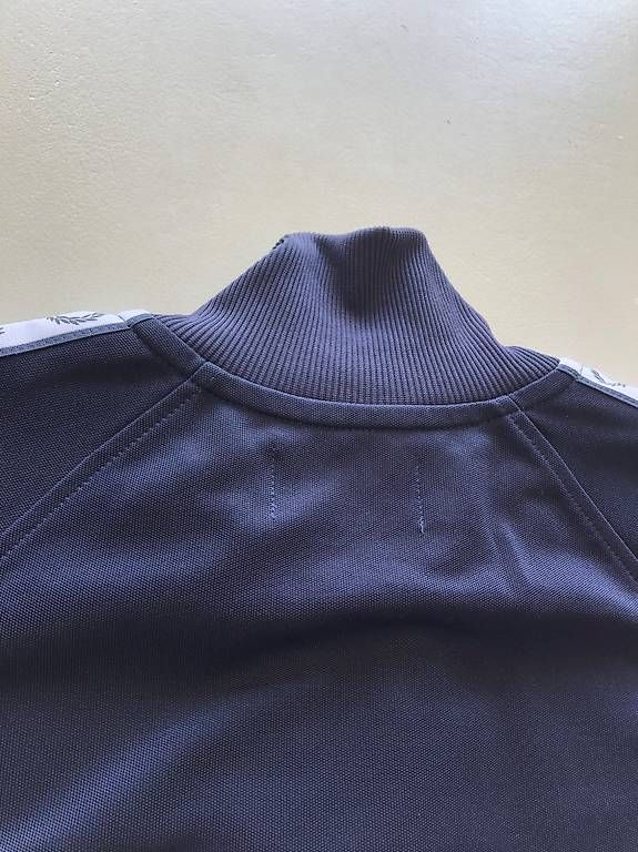 Giacche: Fred Perry Trainerjacke dunkelblau mit weiss Gr.L – Usato da Kreuzlingen venduto da gra_7qcc 7
