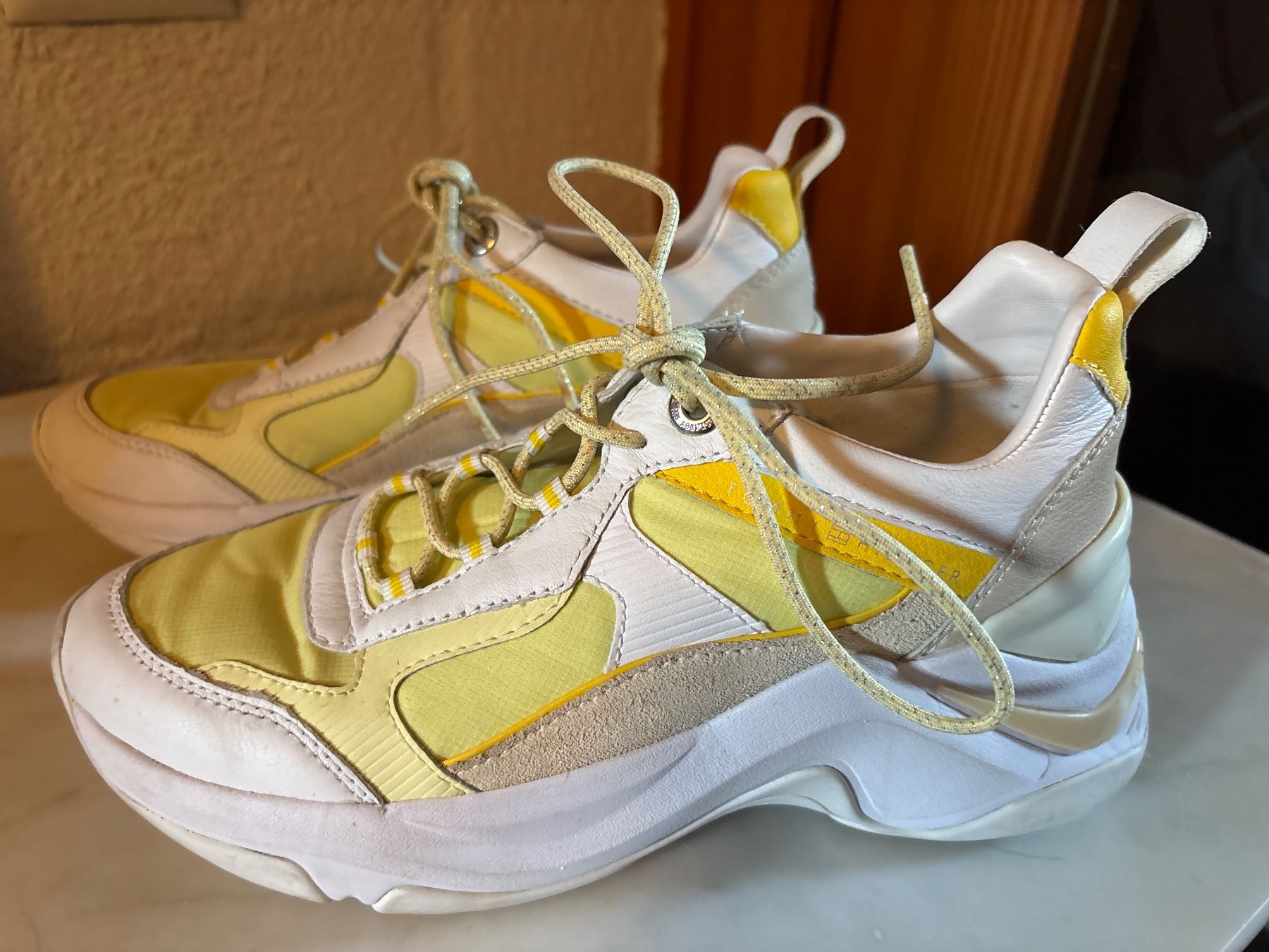 Tommy Hilfiger Scarpe da donna: Tommy Hilfiger - Wedge Sneakers - 36 – Usato da Besenbüren venduto da piculo