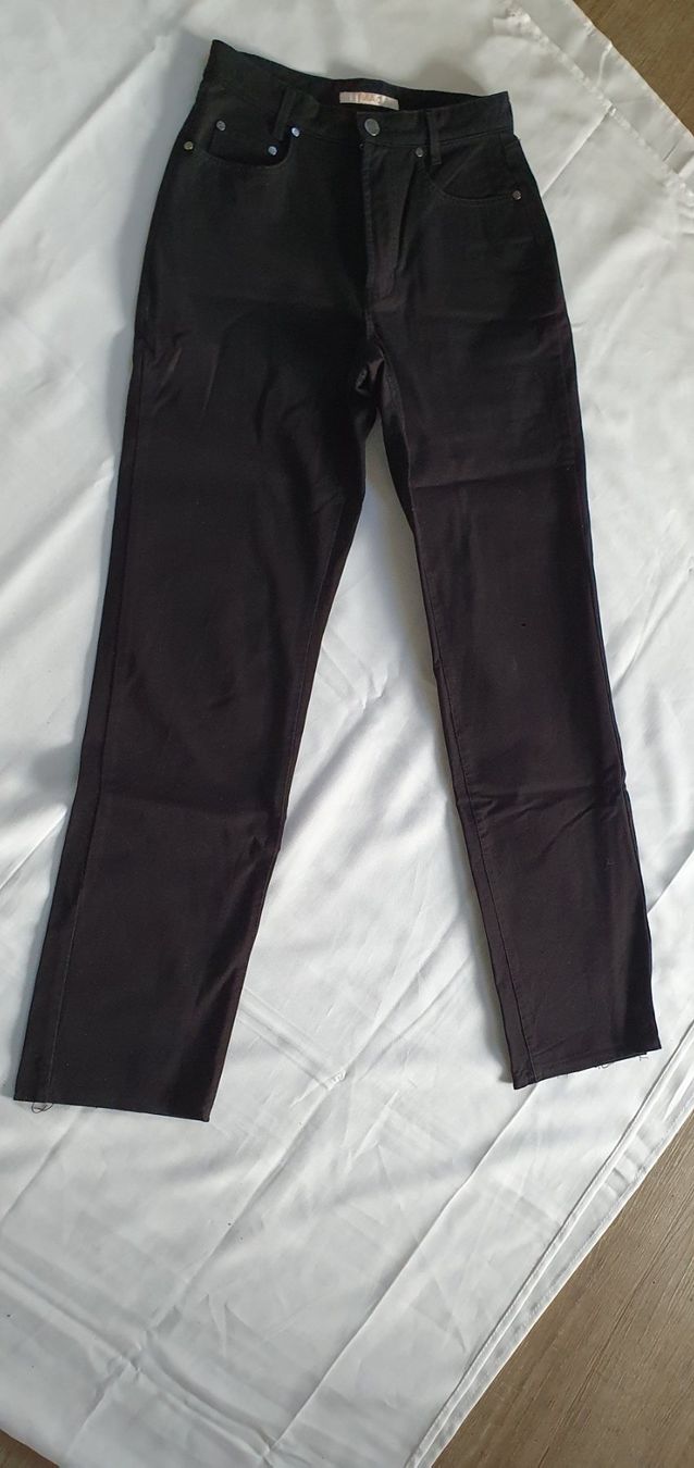 Pantaloni: schwarze Hose 36 / 32 – Usato da Niederbuchsiten venduto da klengyel