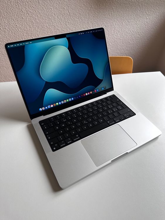 MacBook Pro 14 M1 Max, 32GB, 2TB + Warranty Kaufen auf Ricardo