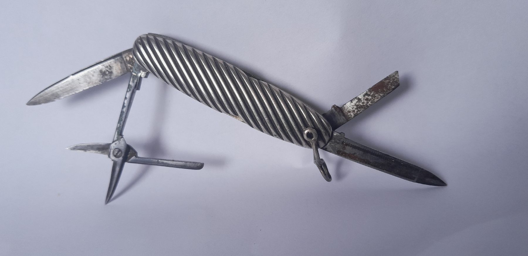 Coltelli tascabile: Taschenmesser Metall geriffelt mit Schere  – Usato da Biel-Benken BL venduto da Sternstaub 2