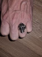 Fingerring Schädel