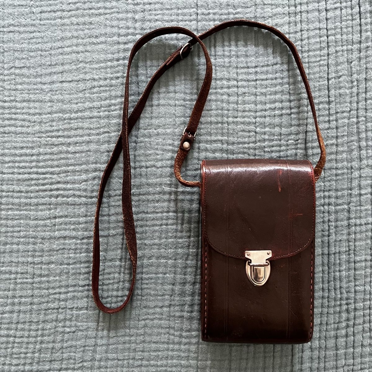 Borse da donna: Ledertasche Vintage – Usato da Astano venduto da thriftshop42