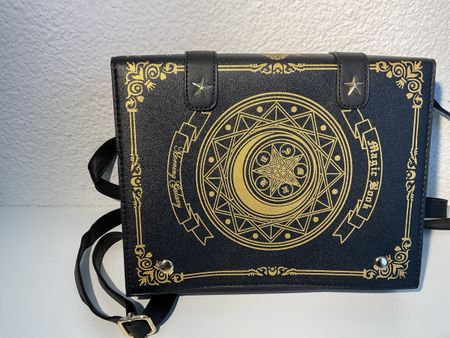 Handtasche/Rucksack Magiebuch