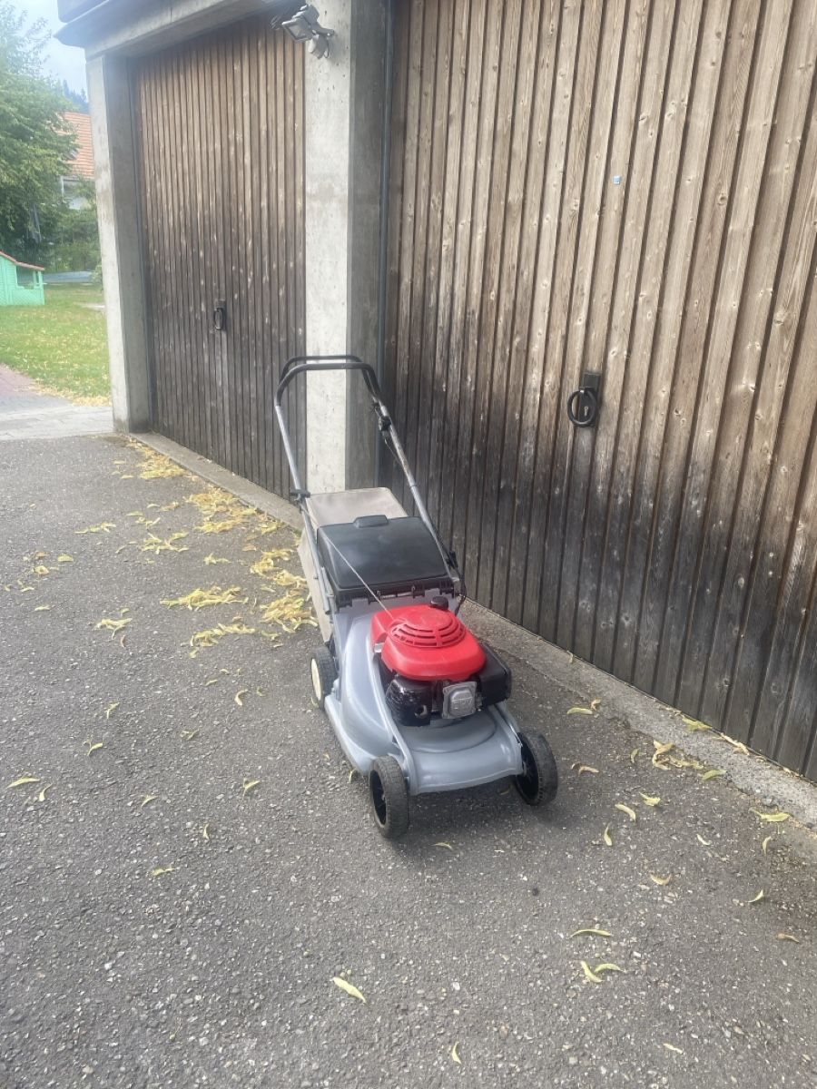 Tondeuses à gazon: Hond GXV 140 Rasenmäher – D'occasion à Schüpbach par Peugeot2007 2