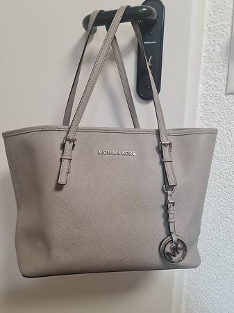 Michael Kors Tasche Grau