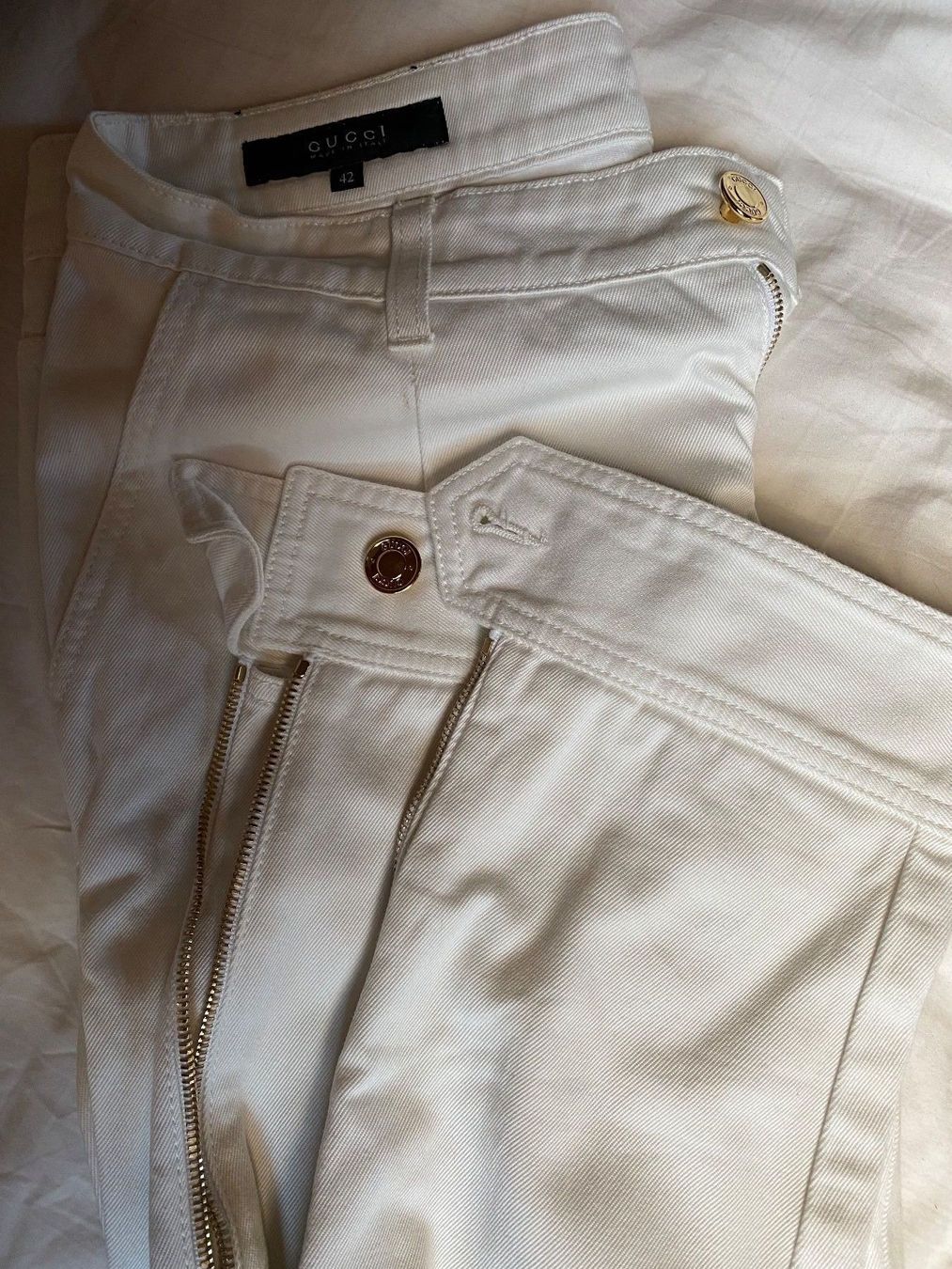 Gucci Pantaloni: Gucci Pantalon chic crème 38 – Usato da Genolier venduto da ber_j8yx 1