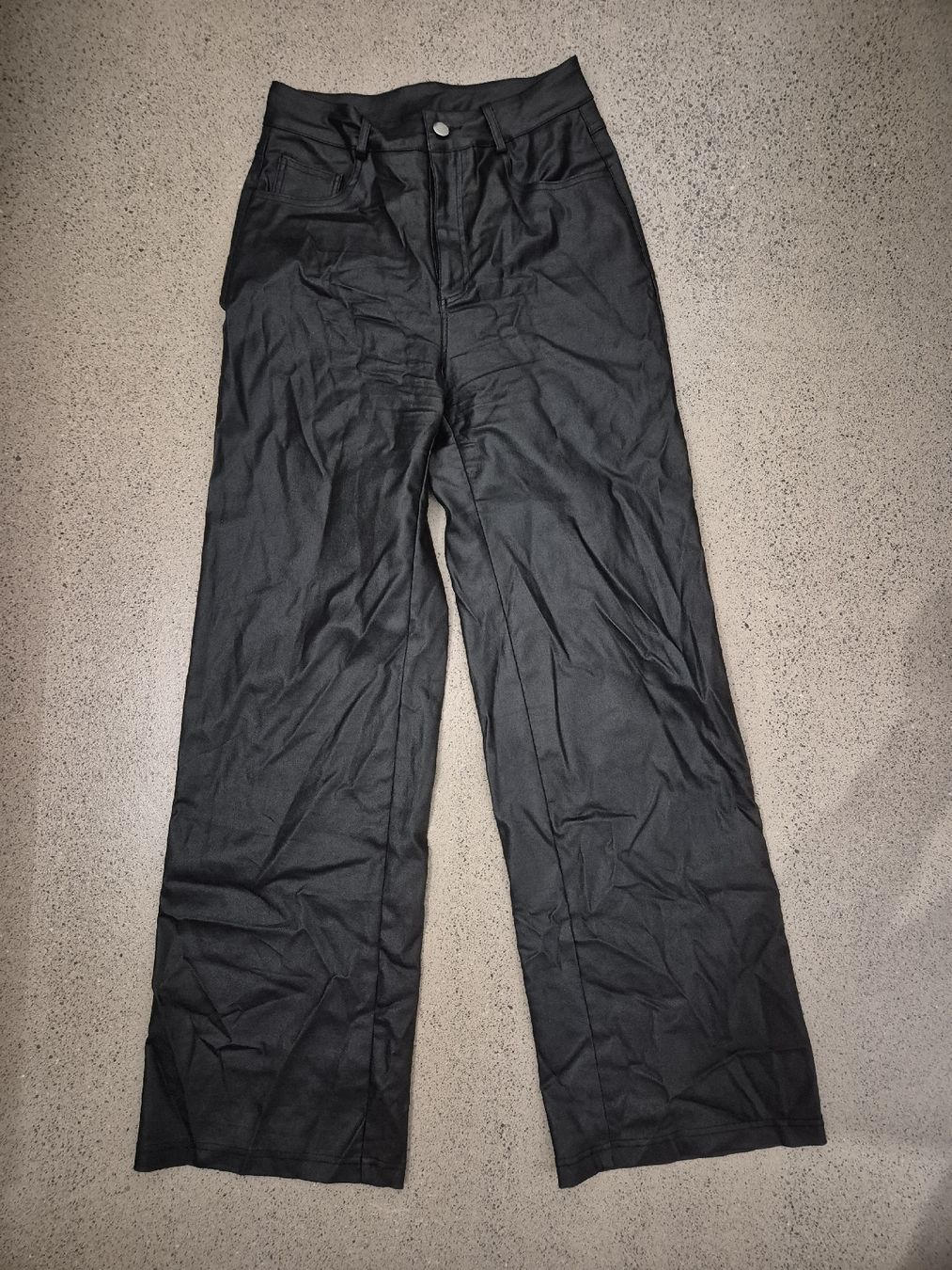 Pantaloni: Schwarze Hose in Lederoptik – Usato da Schlieren venduto da nat_76vd