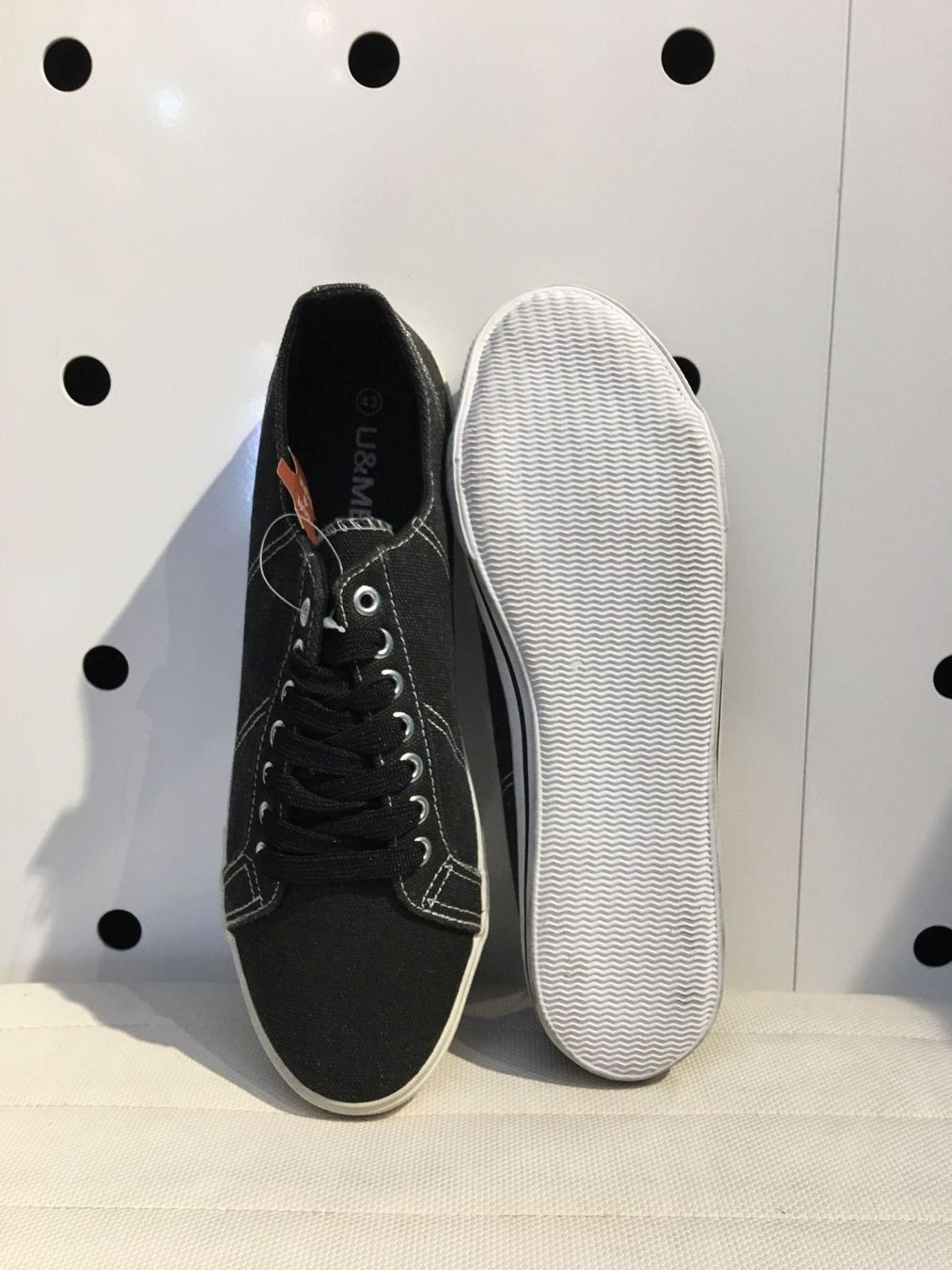 Scarpe da uomo: U&ME STOFF-SCHUHE     Gr .42 / 27 cm – Nuovo e nell'imballaggio originale da Zürich venduto da LIQUIDATOR.CP 1