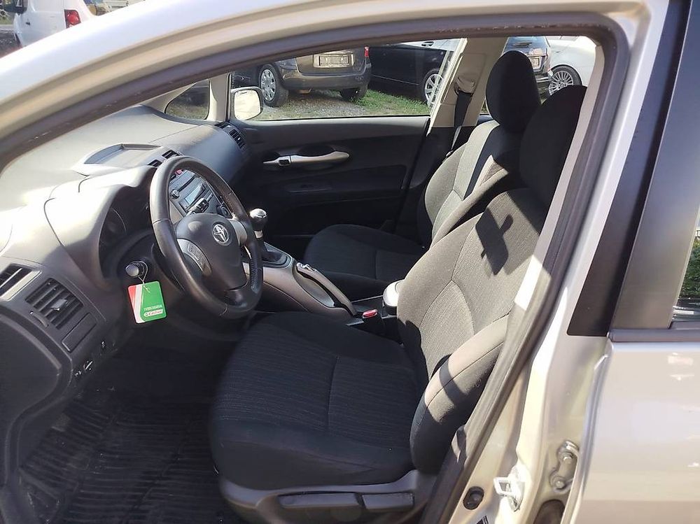 Automobili: TOYOTA AURIS 1.6 collaudo fresco 01.2025 (MFK) 94000 Km – Usato da Muralto venduto da Mariolino3 4