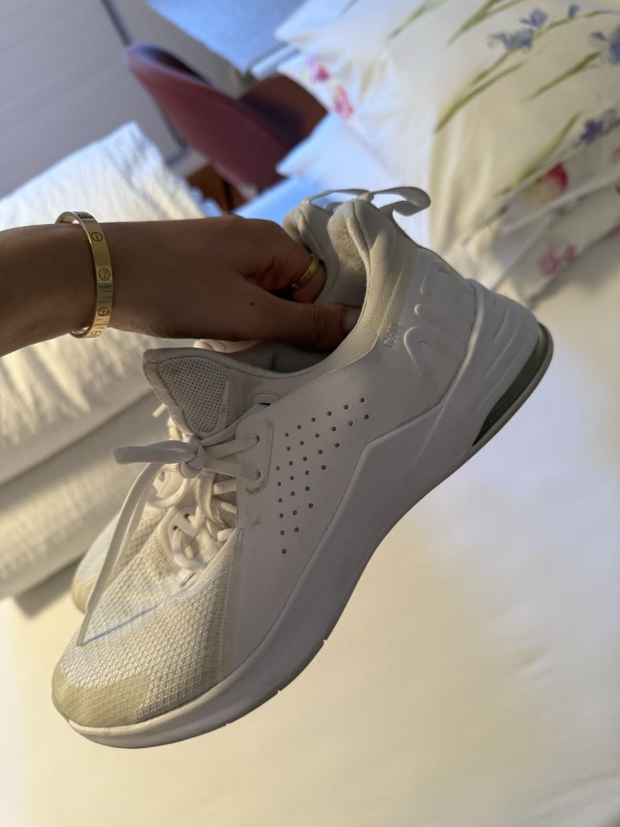 Nike Scarpe da donna: Weisse Nike Sneaker Gr. 39 – Usato da Dietlikon venduto da lizz.yy 1
