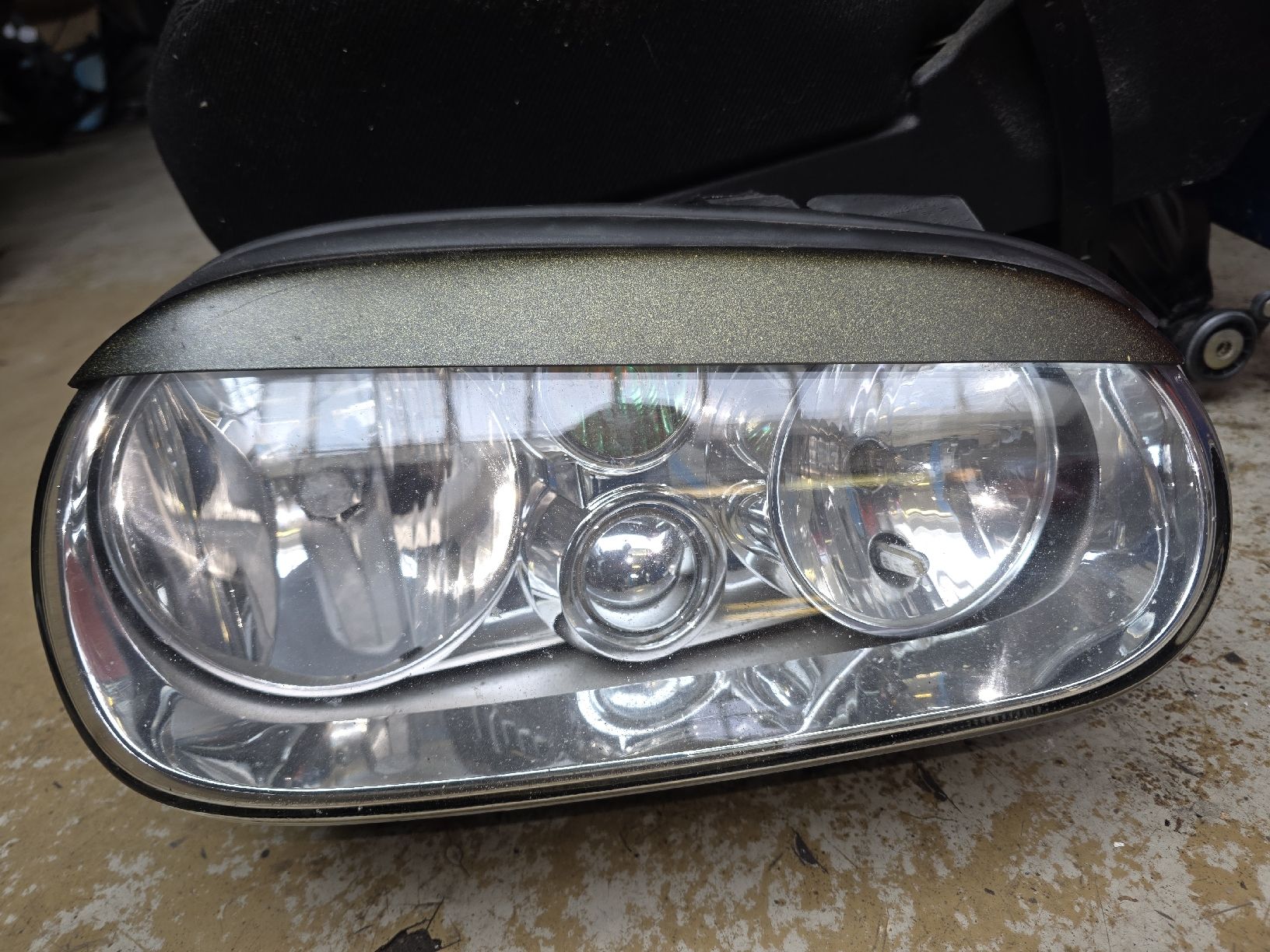 VW Fari: Vw Golf 4 Scheinwerfer – Usato da Schötz venduto da corrado82