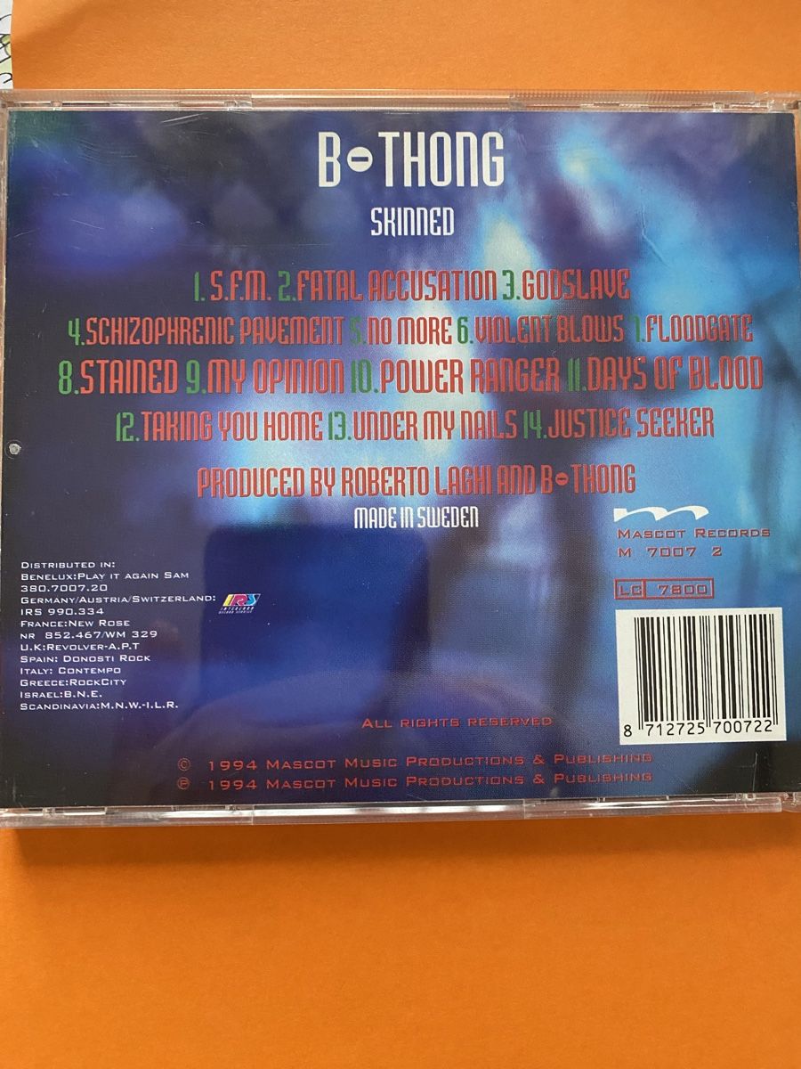CD: B - Thong - Skinned – Usato da Thayngen venduto da doncorvetto 1
