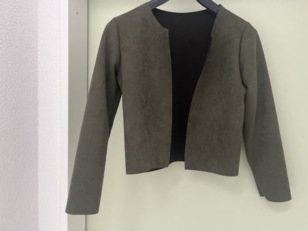 Damen Bolero Jacke in Olivgrün Wildleder Optik kurz