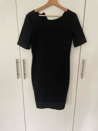 Kleid schwarz Grösse M guter Zustand