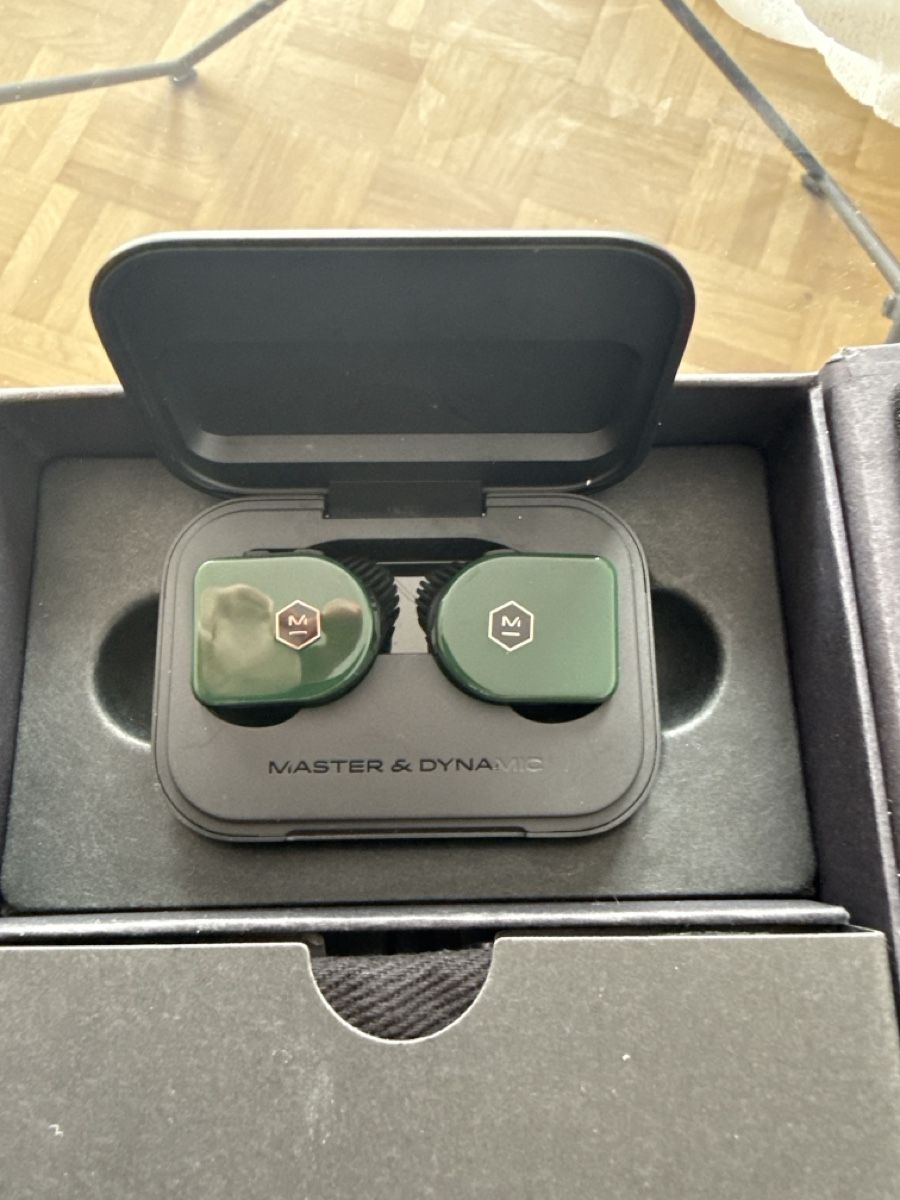 Kopfhörer: Master & Dynamic Breitling Kopfhörer neu – Neu und originalverpackt aus Bettlach von Mrsdelux 1