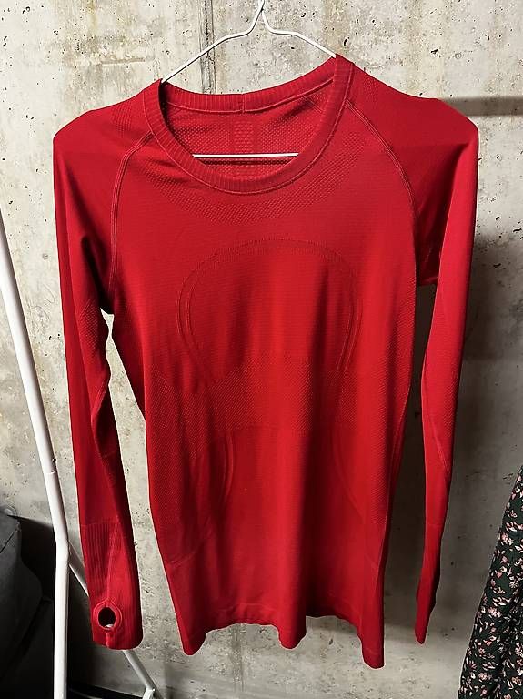Top: lululemon Swiftly Tech LS, 8/M – Usato da staufen venduto da Joyce1986