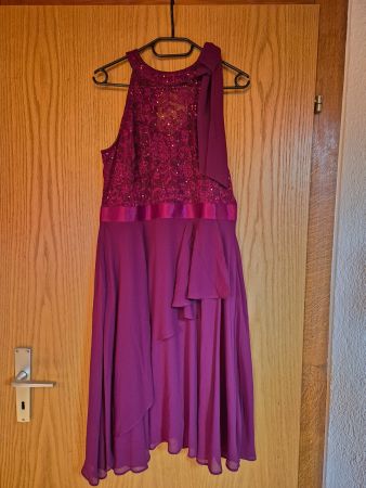 Elegantes Festkleid mit Pailletten und Chiffon. Gr. M.