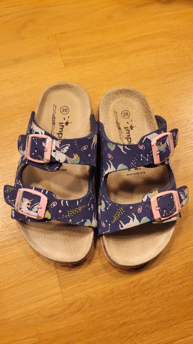Schuhe für Mädchen: Pantoletten, Grösse 28 – Gebraucht aus Uetendorf von Heyhey3661