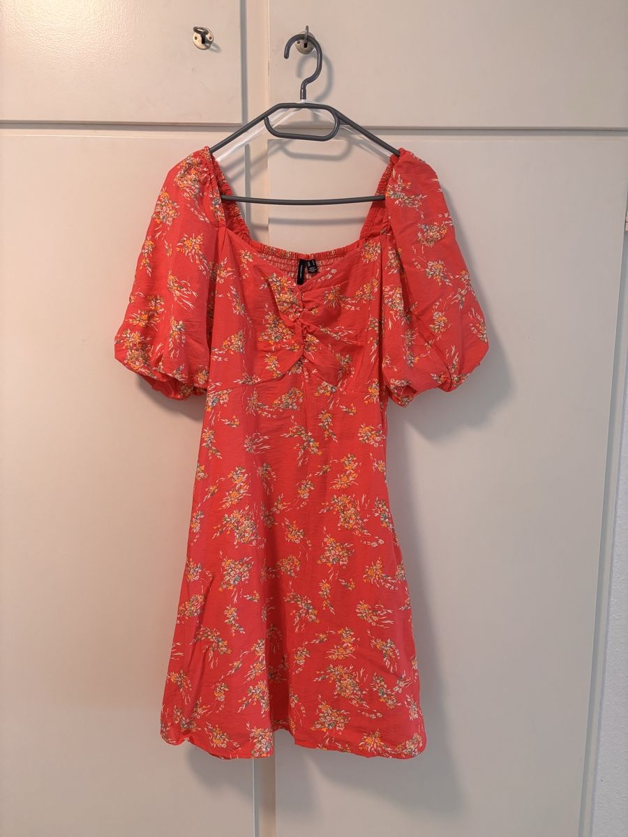Vero Moda Kleider: Pink Floral Summer Dress – Neu und originalverpackt aus Basel von Mig_Sil04