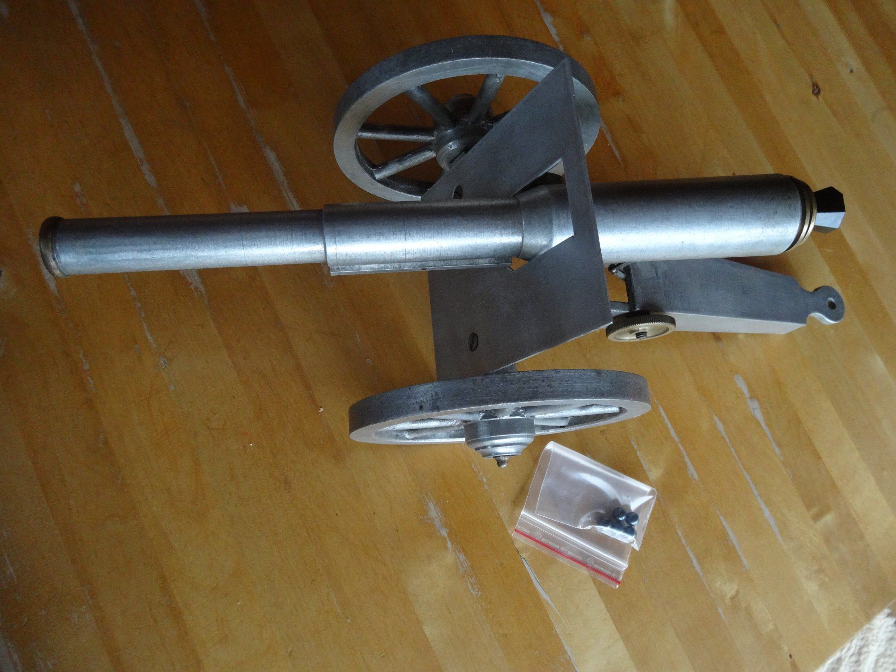 Spielzeuge: réplique de canon en aluminium – Gebraucht aus Rebeuvelier von falcon58 1
