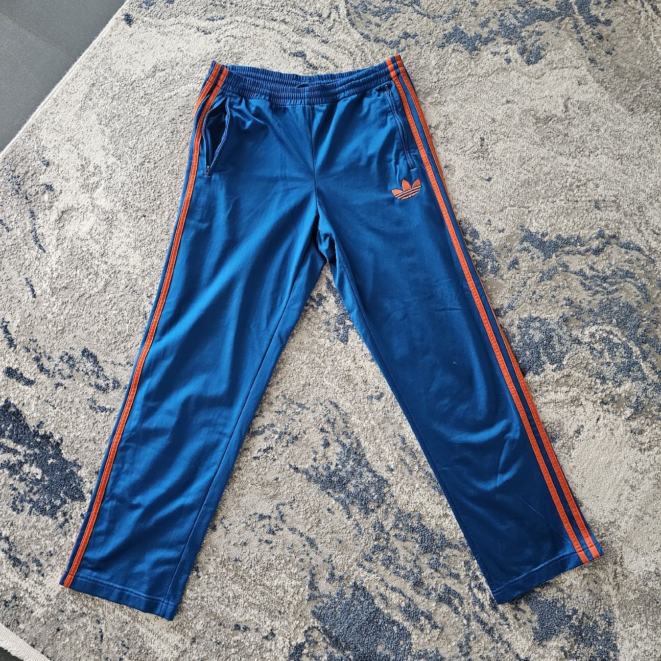 Hosen: Adidas Track Pants Blue Orange Stripes Size S – Gebraucht aus Matten b. Interl von Vanilla8